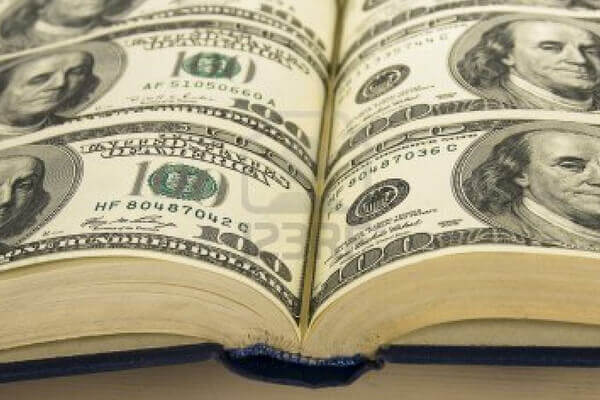 привлечь деньги: Поддерживайте себя правильными книгами и семинарами